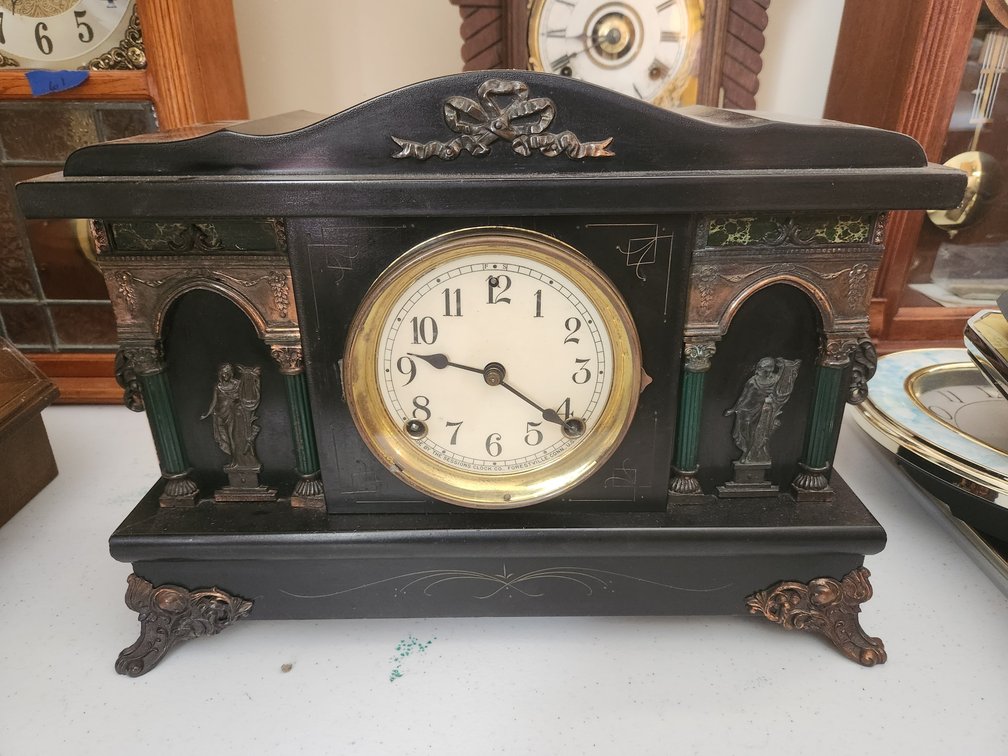 Clocks Lot 11 of 14