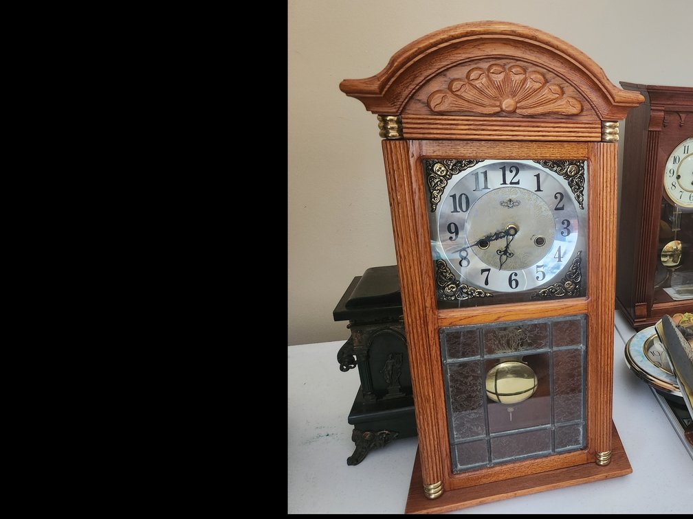 Clocks Lot 12 of 14