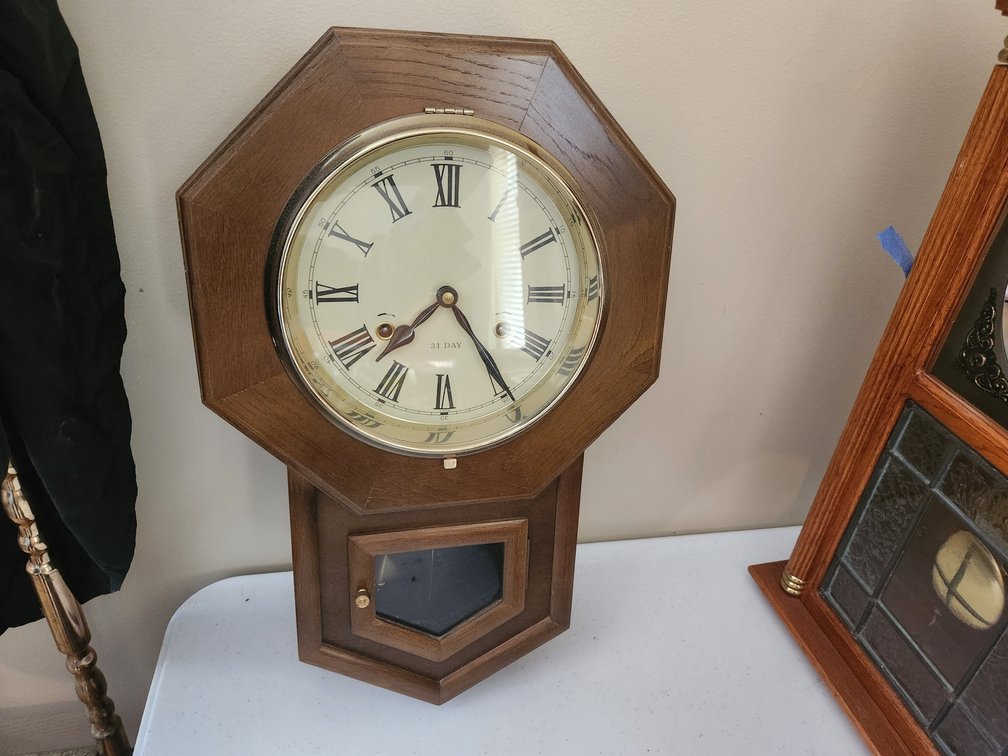 Clocks Lot 13 of 14