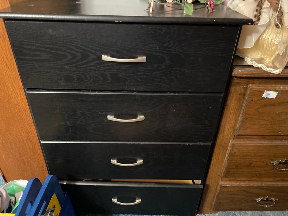 Dressers and Mirror