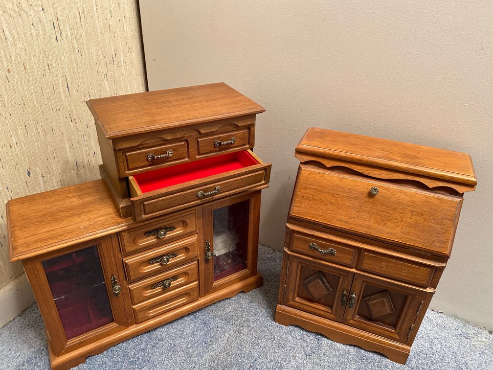 Jewelry Boxes Lot 1 of 5