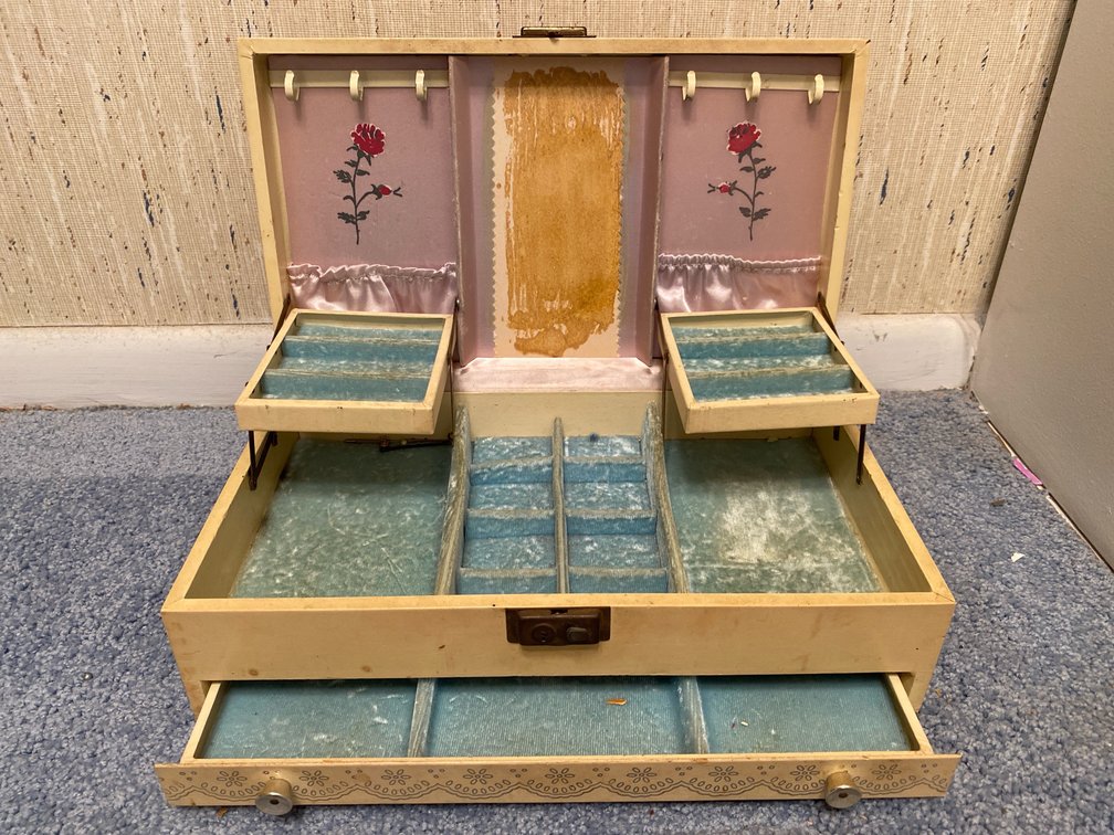 Jewelry Boxes Lot 4 of 5