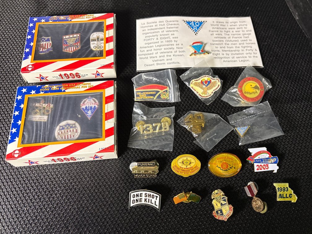 Military Badges 