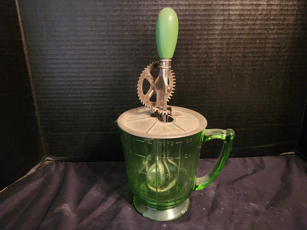 4 cup Vaseline green glass hand mixer
