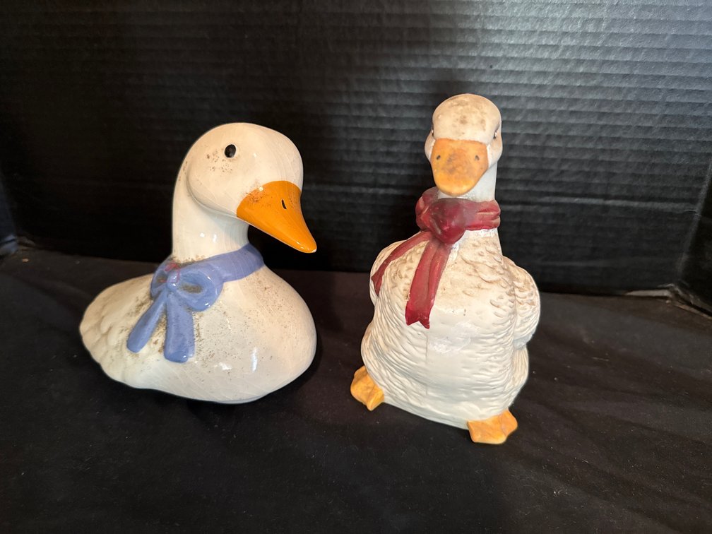 Geese figurines