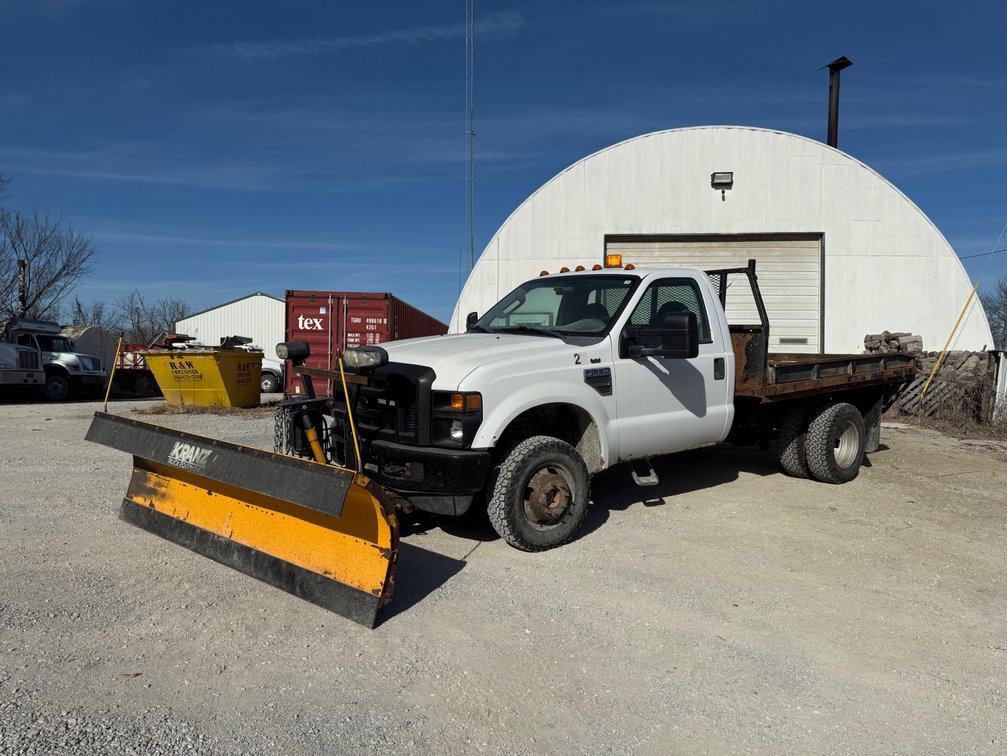 2008 Ford F-350 XL 4x4 Flatbed Truck