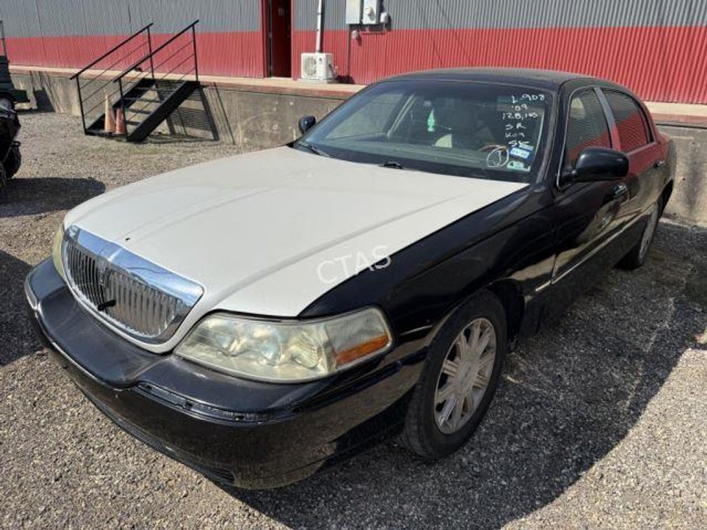 2009 Lincoln Town Car Signature Limited