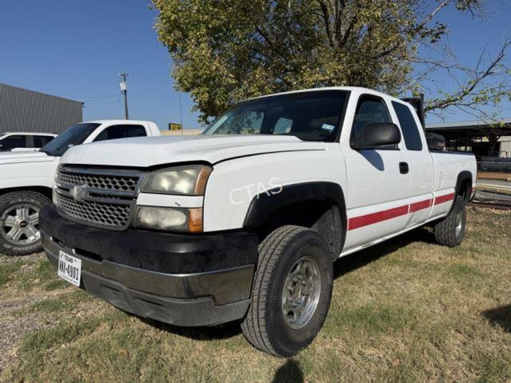 2005 Chevrolet Silverado 6.0 L 2500 Gas