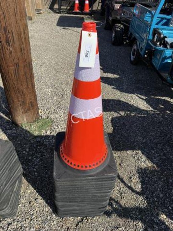 (20) Safety Cones