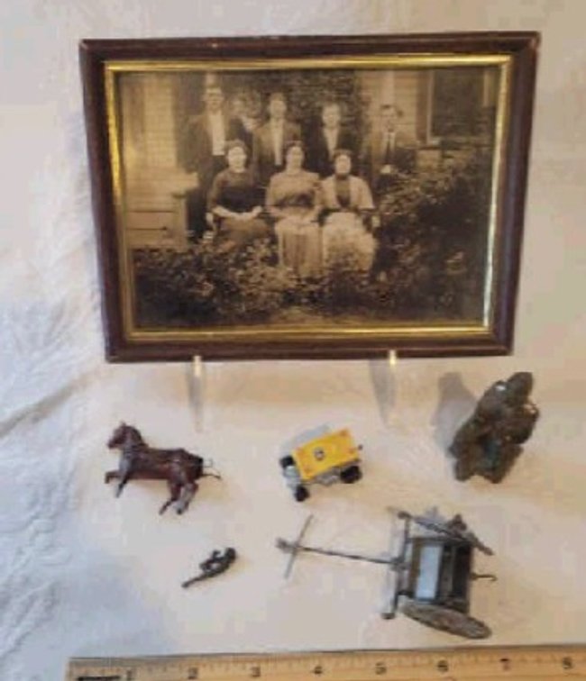 Metal Figures, Toys, Old Photo