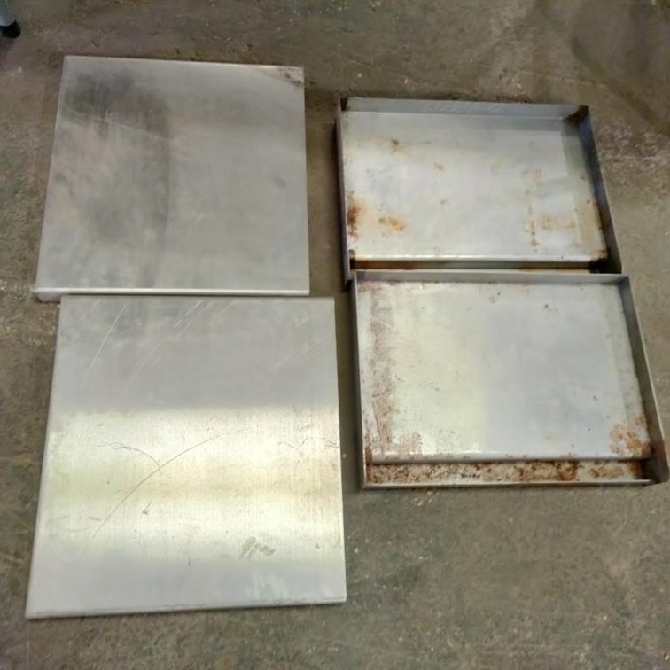 (2) Sizzle Q Griddle Tops & (2) Grill Side