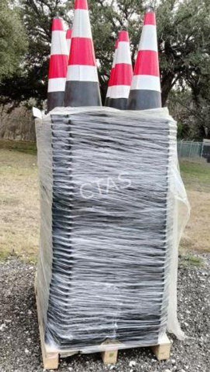 (250) Safety Traffic Cones