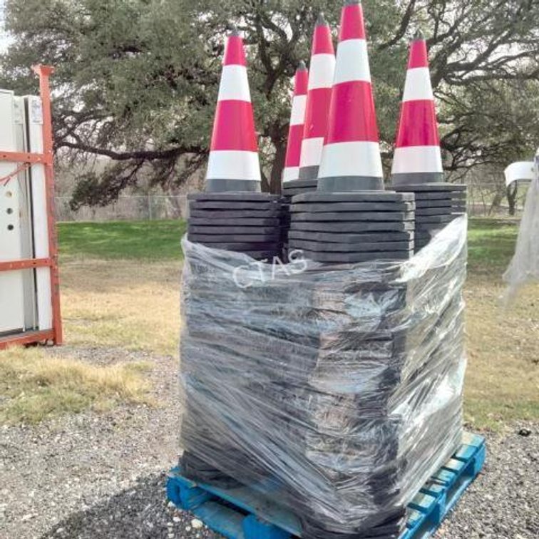 (250) Safety Traffic Cones