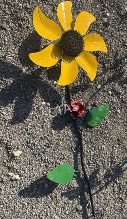 Metal Art Spinning Sunflower