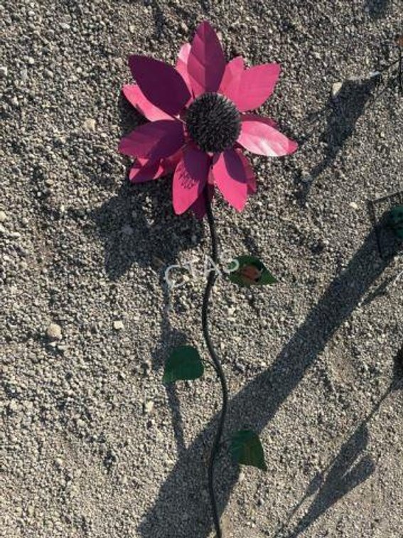 Metal Art Spinning Pink Flower