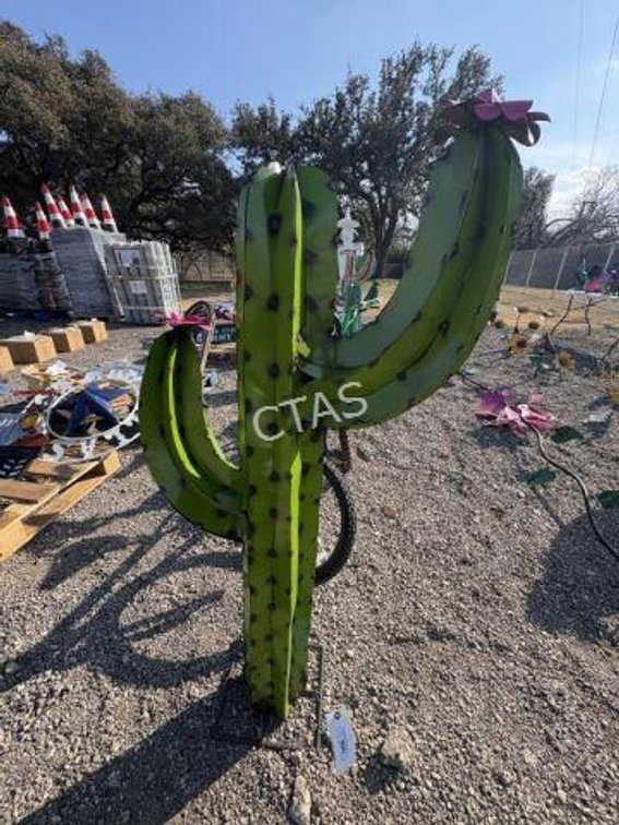 Metal Art Large Green Cactus