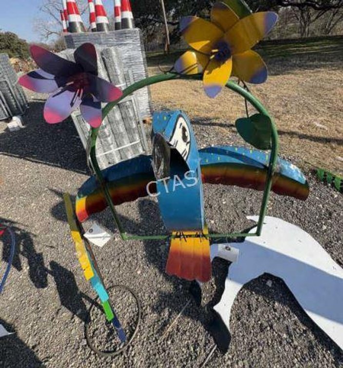 Metal Art Hanging Parrot