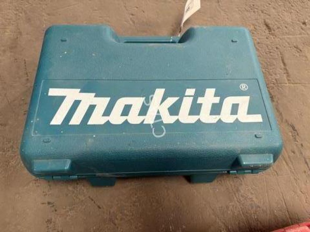 Makita Corded Grinder w/ Case