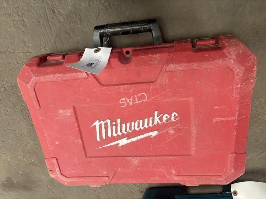 Milwaukee M18 6-Ton Knockout Tool