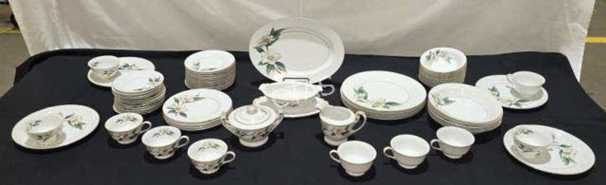 Jayoto Fine China "Christmas Rose" Japan
