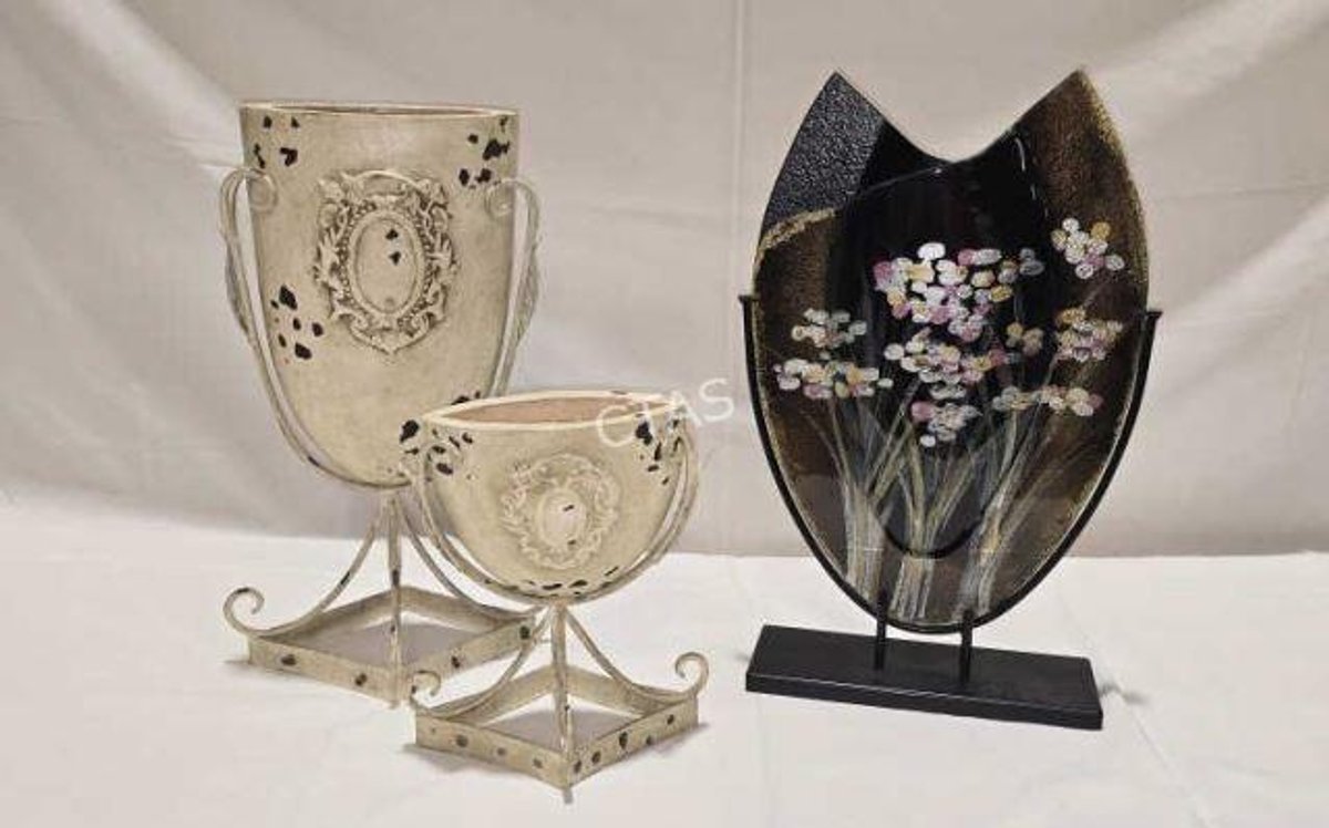 Jasmine Art Glass & French Country Vases in Stands