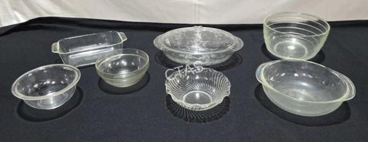 Clear Glass Pyrex & Other Bowls & Bakeware