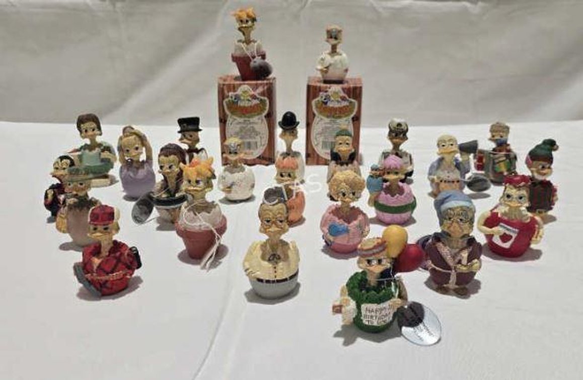 Enesco Eggbert Collection