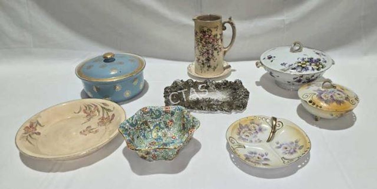 Vintage Covered Dishes, Pie Plate, Bowls, Servers