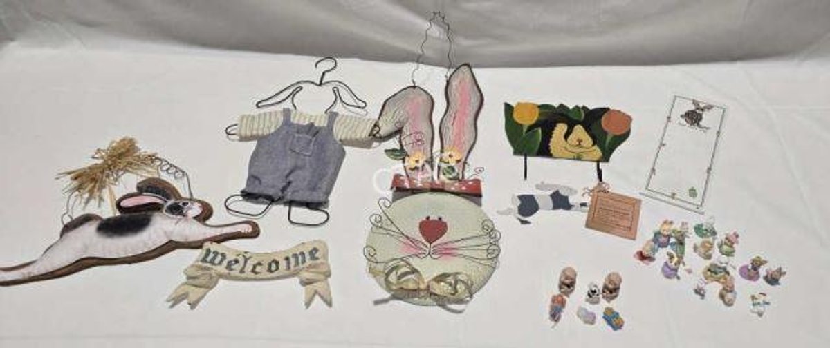 Hanging Bunny Decor, Tiny BUnny Toys, Wall Hooks,