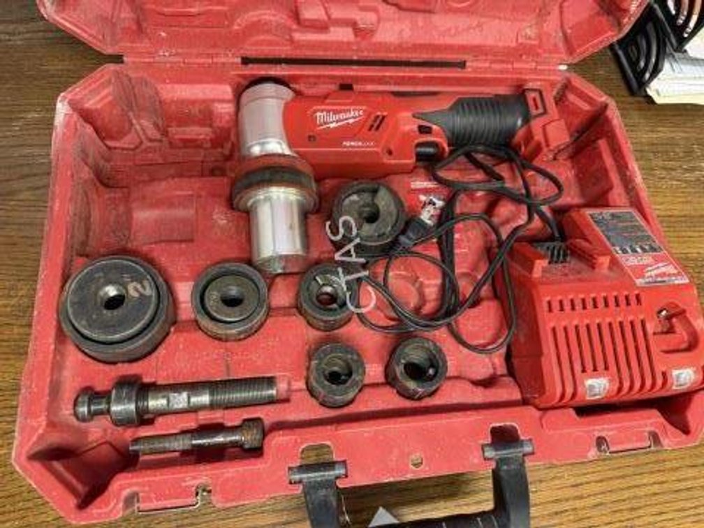 Milwaukee M18 6-Ton Knockout Tool