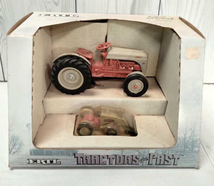 Ertl Ford 8B "Tractors of the Past" Model