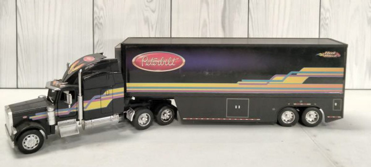Peterbilt Hot Rigz Model Truck