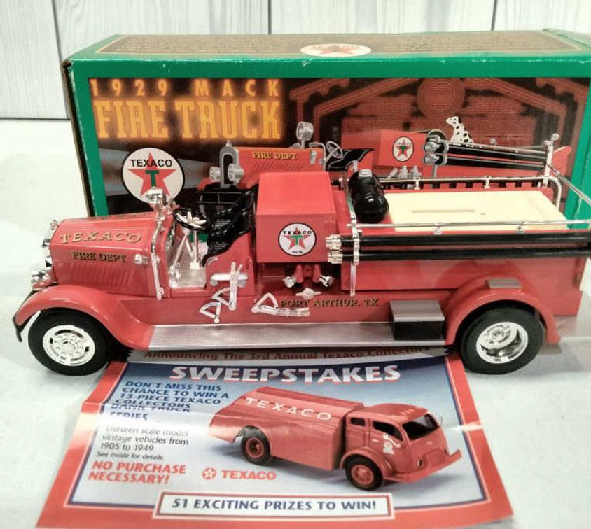 Ertl 1929 Mack Fire Truck, Texaco, Port Arthur, TX