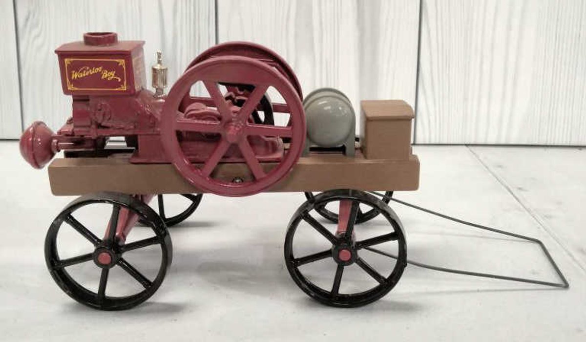 Ertl John Deere Waterloo Boy 2 H.P. Model
