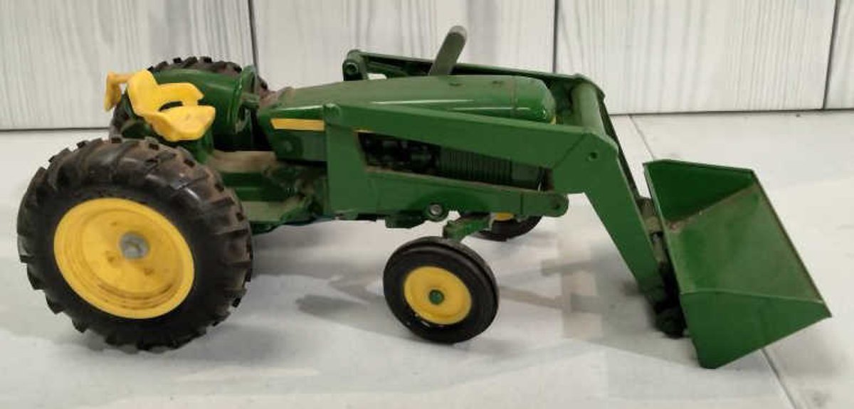 John Deere 2030 Utility Tractor w/Front End Loader