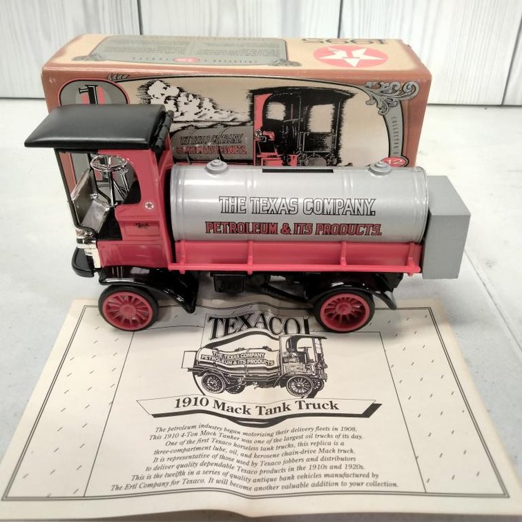 Ertl Texaco 1910 Mack Tanker Truck