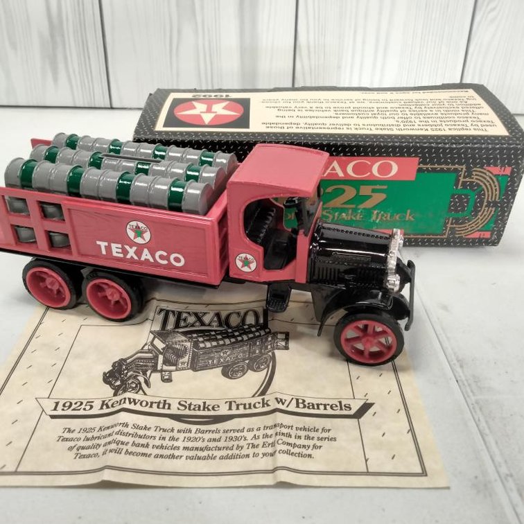 Ertl Texaco 1925 Kenworth Stake Truck w/Barrels