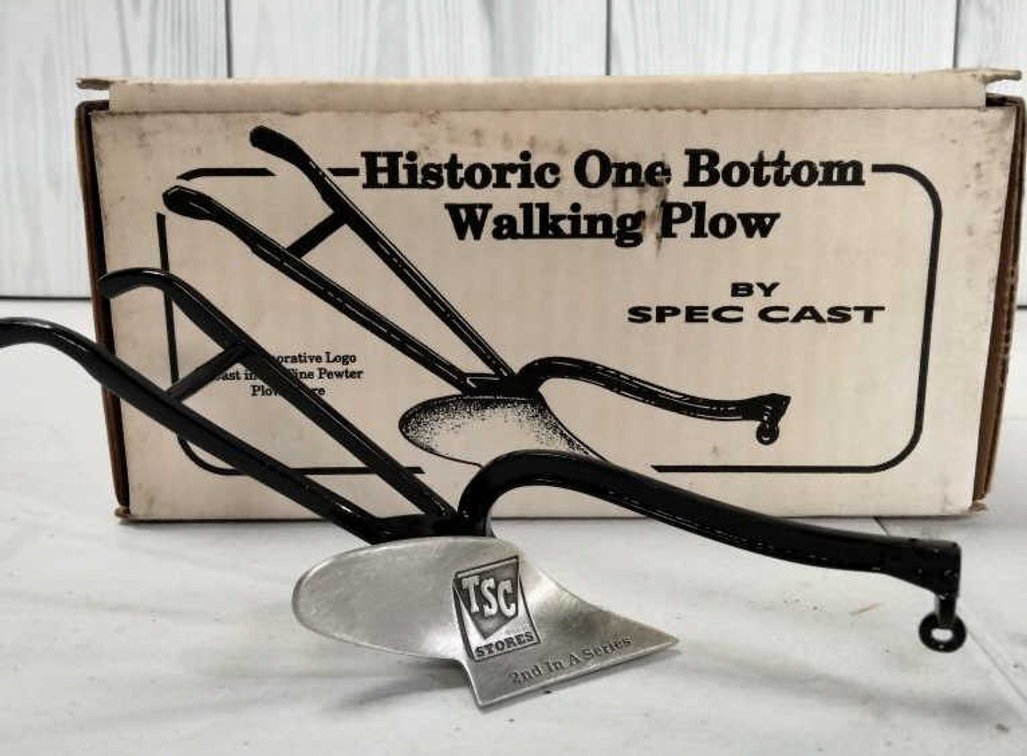 Tractor Supply Co. One Bottom Walking Plow - Red