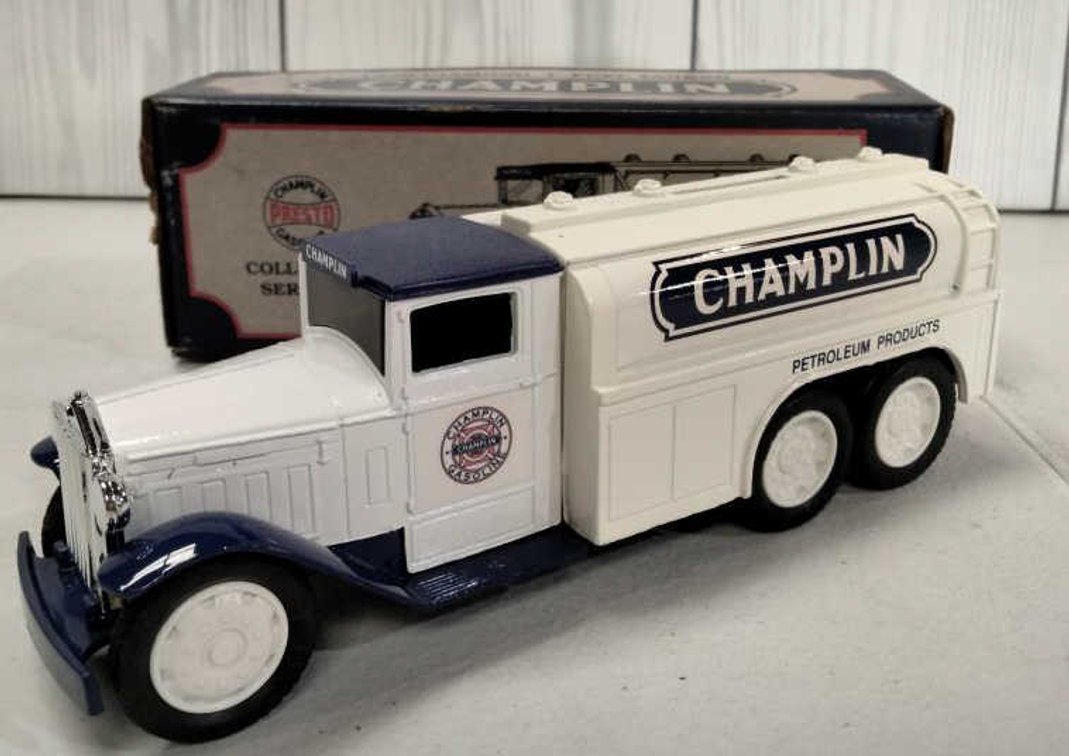 Ertl Champlin Presto 1930 Diamond T Fuel Tanker