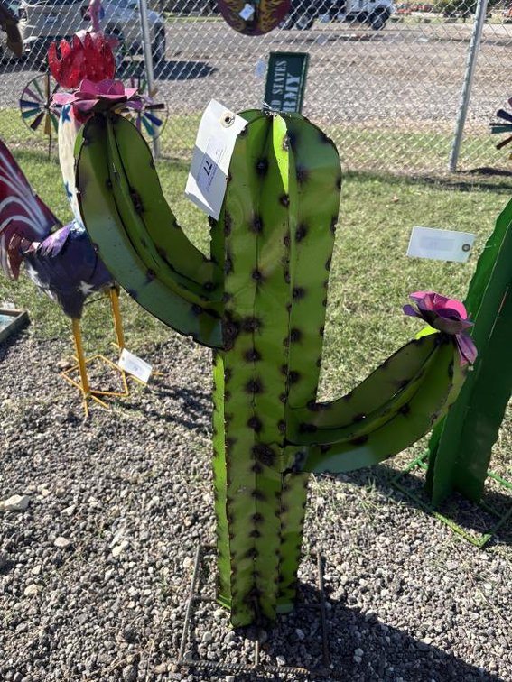 Metal Art- Medium Cactus