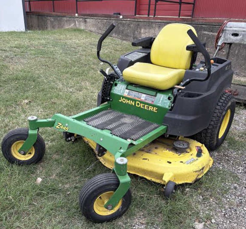 John Deere Z445 48" Riding Mower