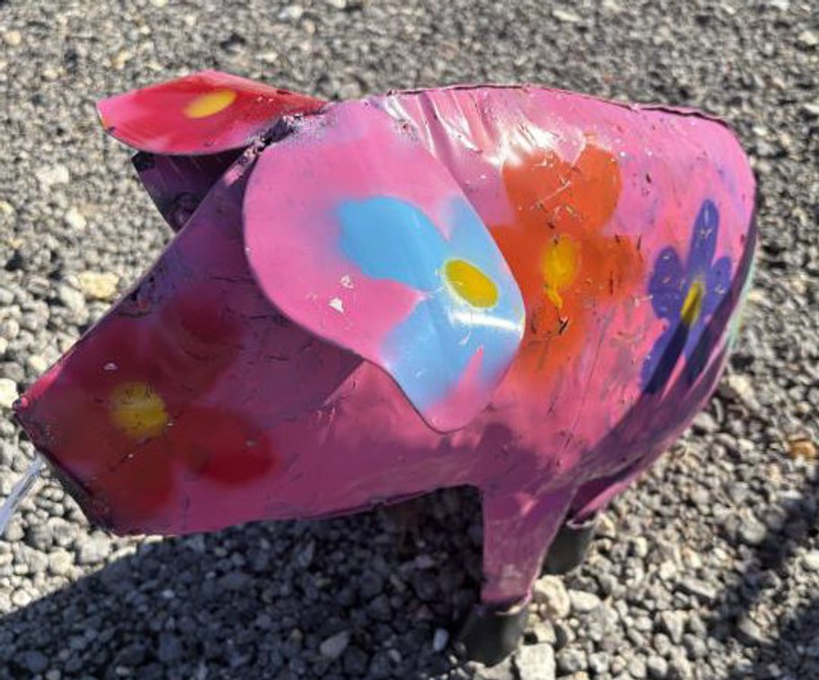 Metal Art- Small Pig