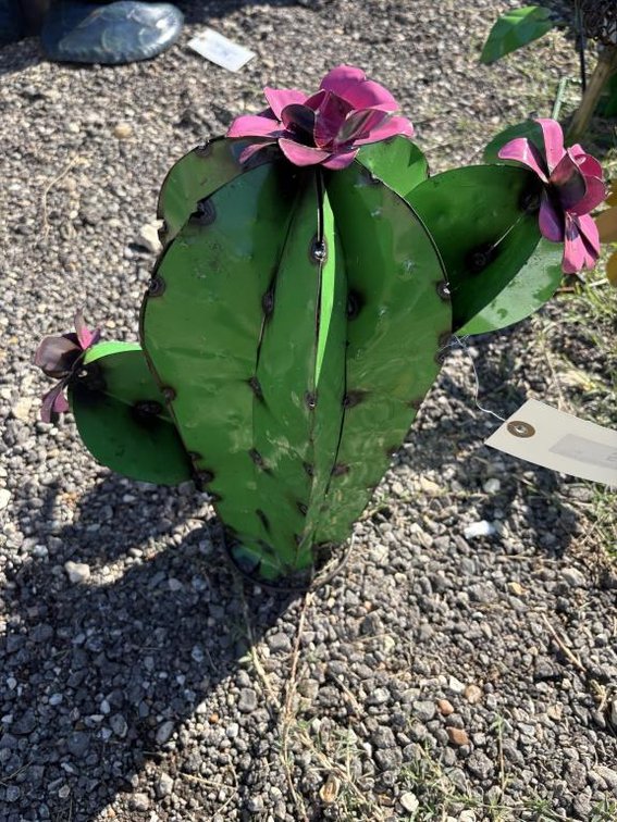 Metal Art- Small Cactus w/ Pink Flower