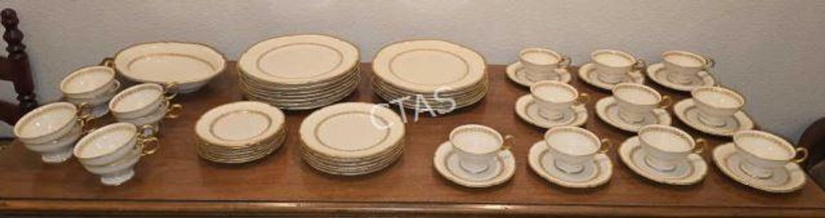 Castleton China "Castleton Laurel" Collection