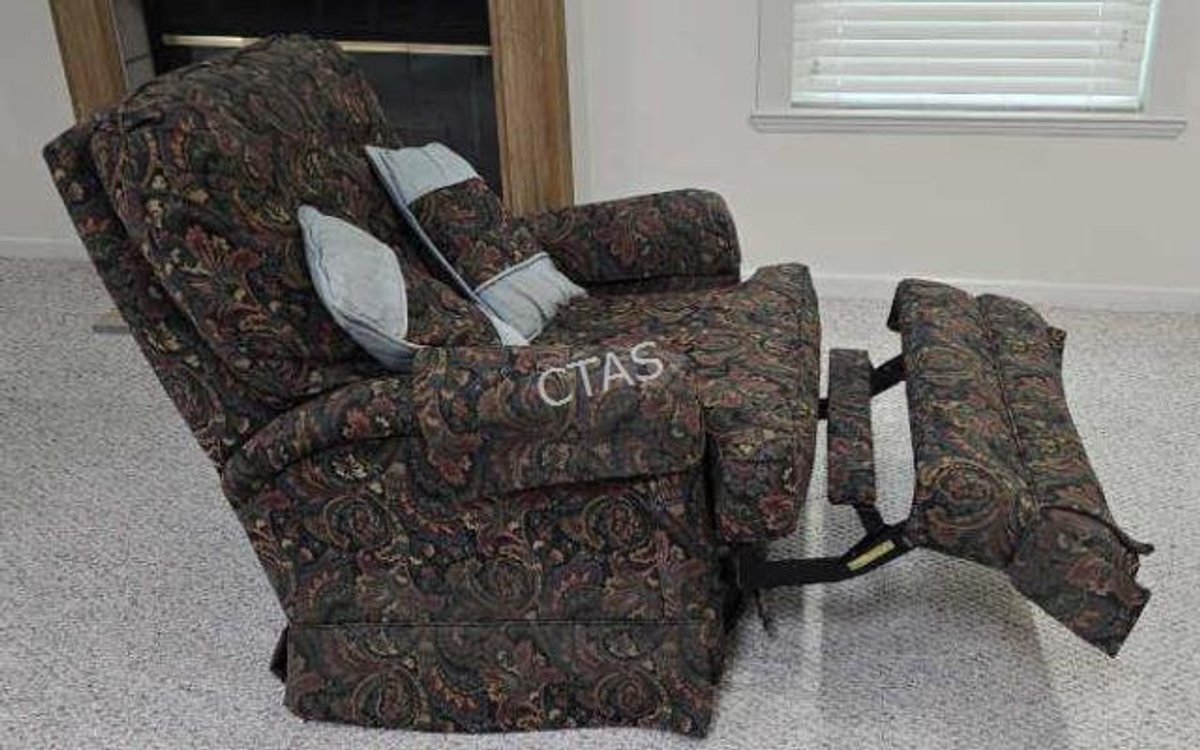 Motioncraft Upholstered Fabric Recliner