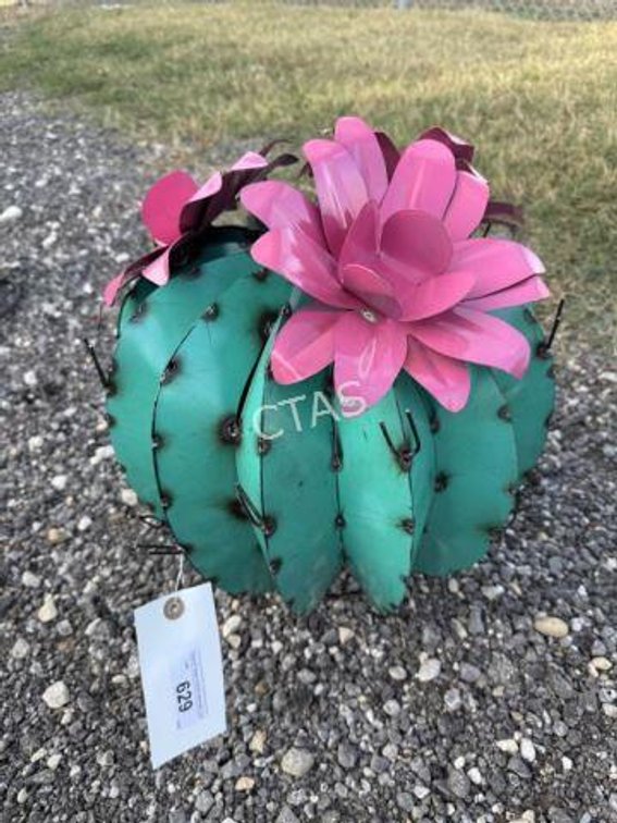 Metal Art - Small Cactus w/ Pink Flowers