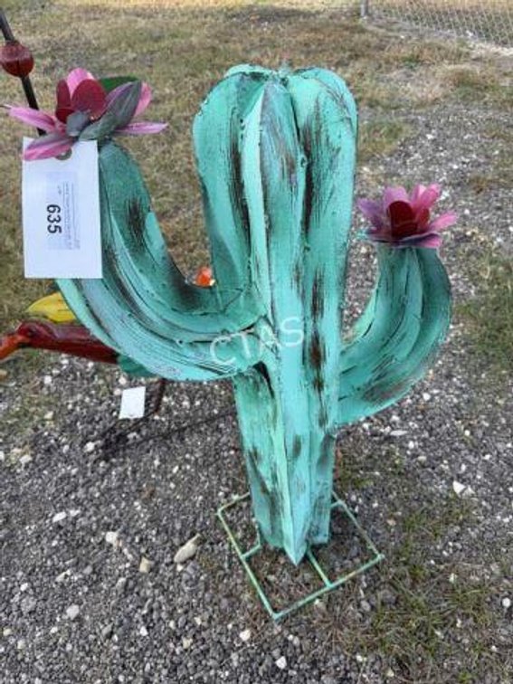 Metal Art - Medium Teal Cactus w/ Pink