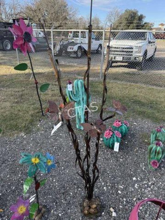 Metal Art - Tall Brown Vine w/ Butterflies