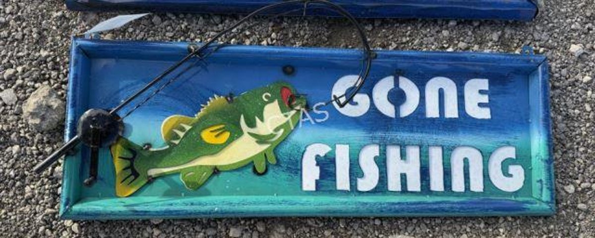 Metal Art - "Gone Fishing" Sign