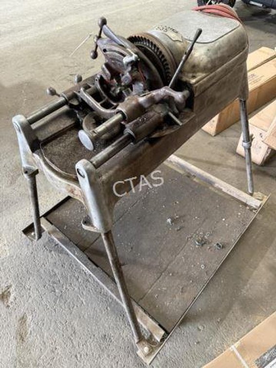 Rigid Pipe Threader on Stand